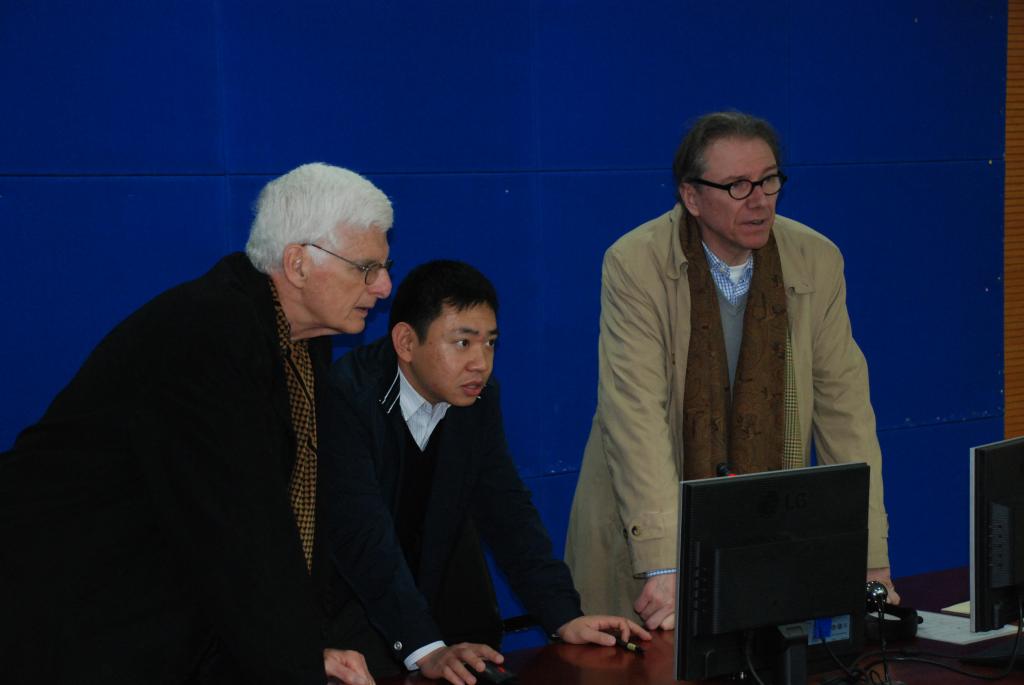 CUITI专家在校园认真考察评估