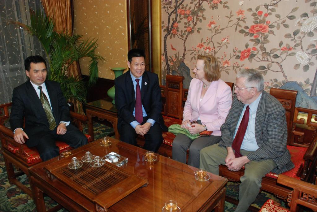 仲伟合校长与CUITI主席会谈