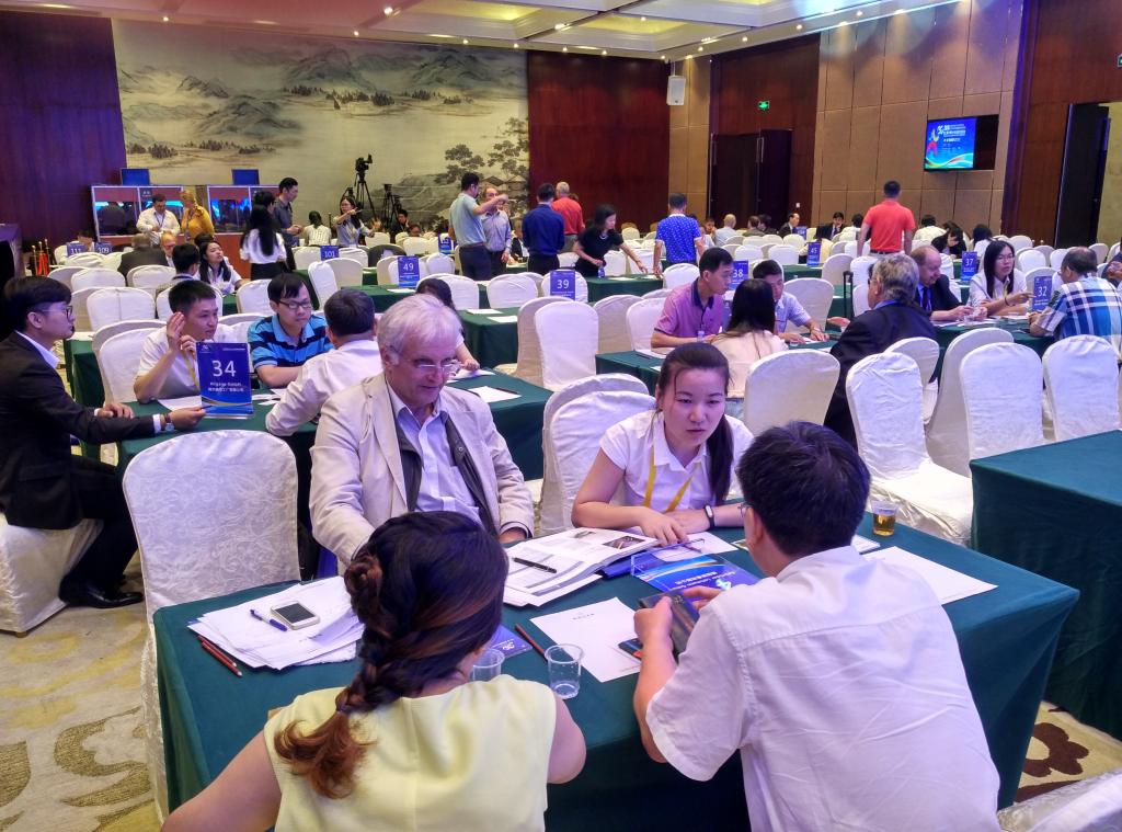 我院学子提供翻译服务